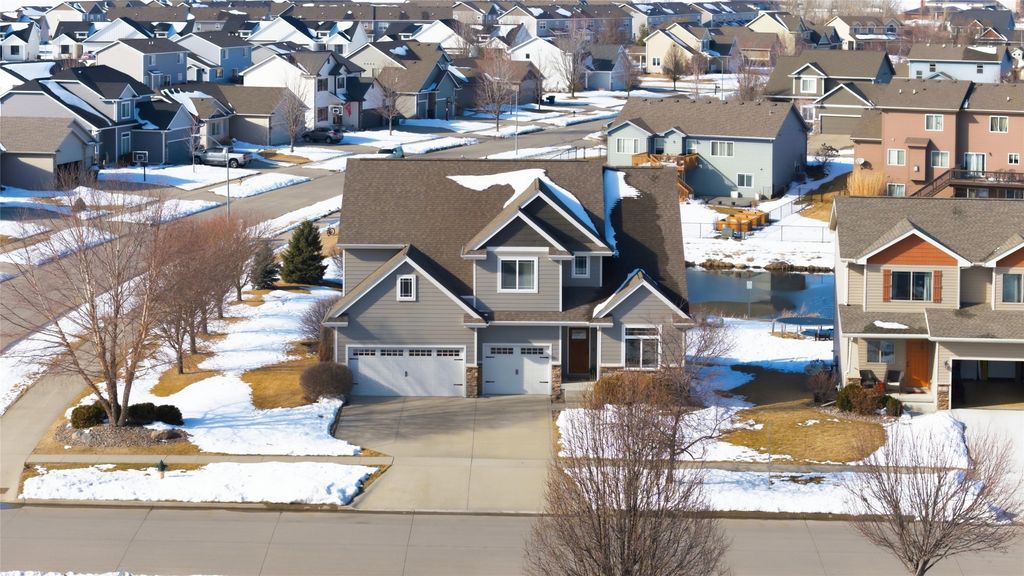 1022 NW Reinhart Drive, Ankeny, IA 50023