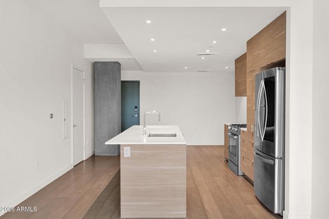 2300 E CAMPBELL Avenue 416, Phoenix, AZ 85016