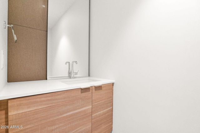 2300 E CAMPBELL Avenue 416, Phoenix, AZ 85016