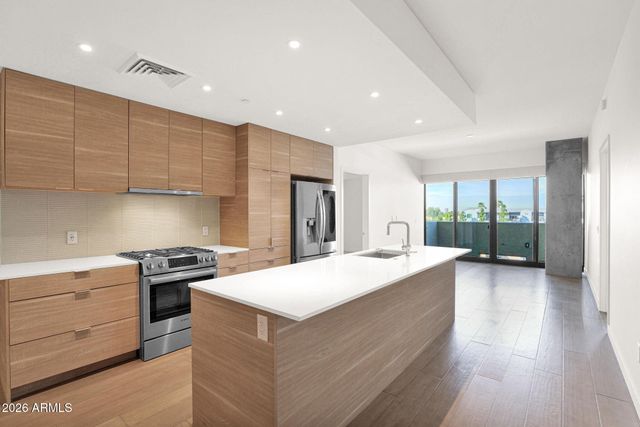 2300 E CAMPBELL Avenue 416, Phoenix, AZ 85016