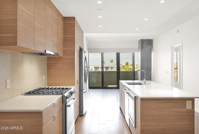 2300 E CAMPBELL Avenue 416, Phoenix, AZ 85016