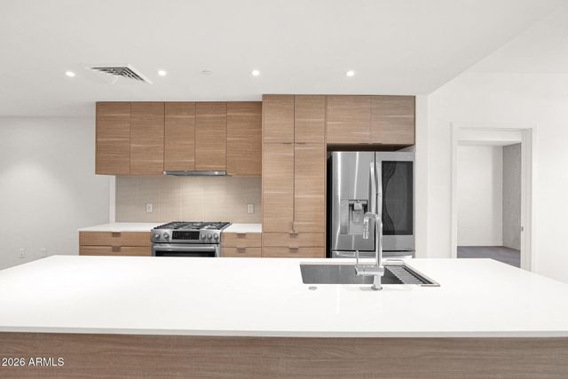 2300 E CAMPBELL Avenue 416, Phoenix, AZ 85016