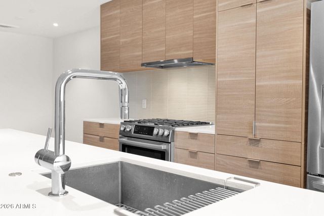 2300 E CAMPBELL Avenue 416, Phoenix, AZ 85016