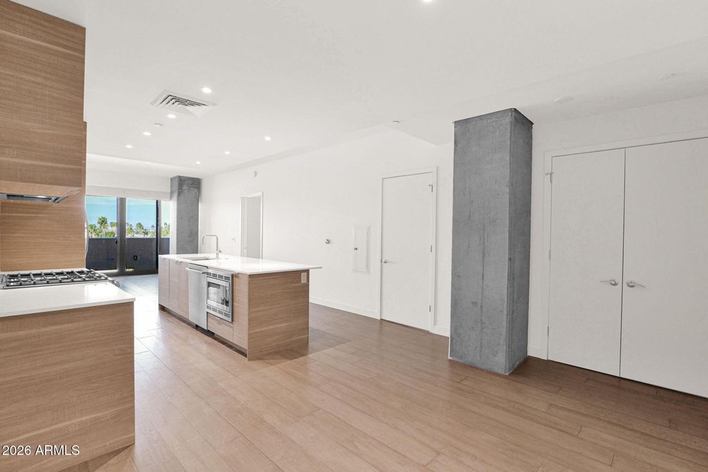 2300 E CAMPBELL Avenue 416, Phoenix, AZ 85016