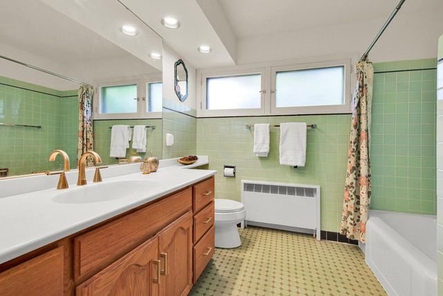 3110 N Menomonee River PARKWAY, Milwaukee, WI 53222