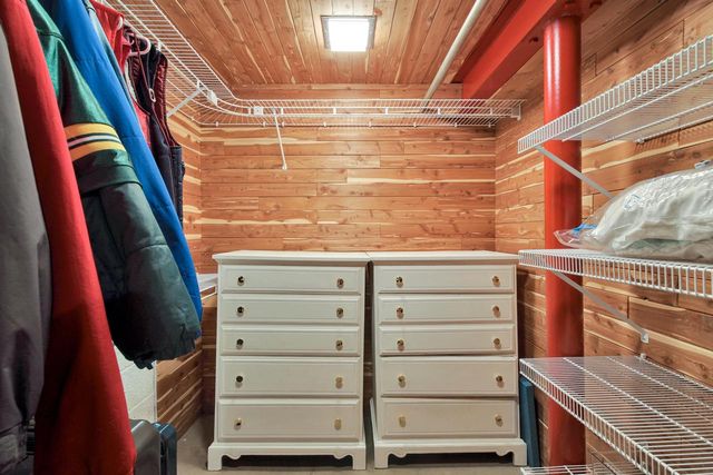 3110 N Menomonee River PARKWAY, Milwaukee, WI 53222