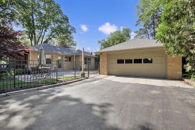 3110 N Menomonee River PARKWAY, Milwaukee, WI 53222