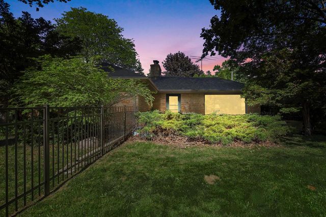 3110 N Menomonee River PARKWAY, Milwaukee, WI 53222