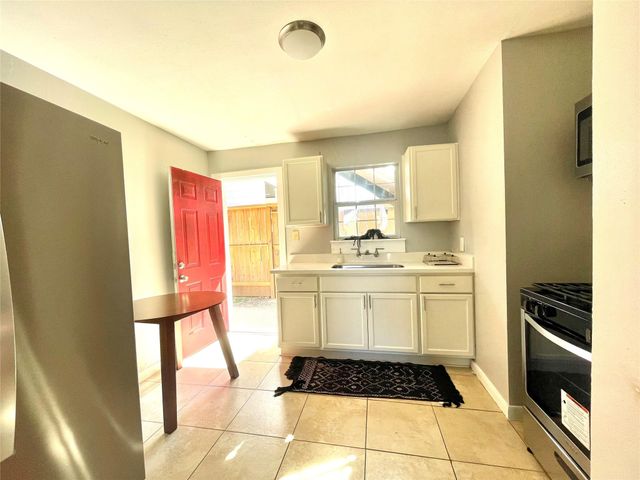 2411 Bastrop 1, Houston, TX 77004