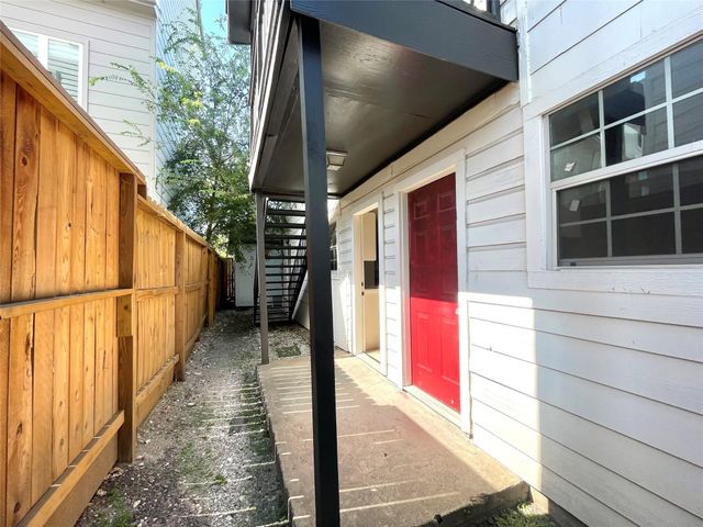 2411 Bastrop 1, Houston, TX 77004