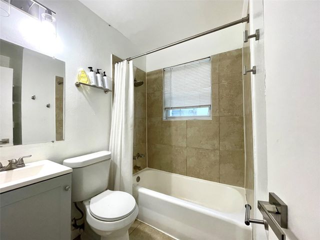 2411 Bastrop 1, Houston, TX 77004