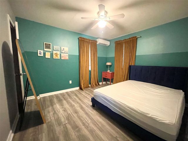 2411 Bastrop 1, Houston, TX 77004