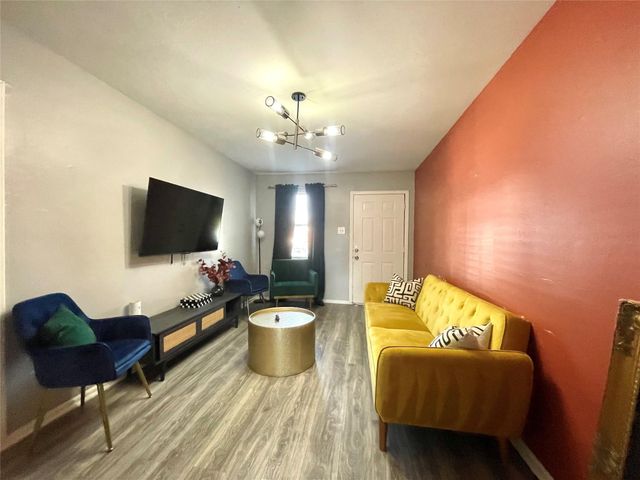 2411 Bastrop 1, Houston, TX 77004
