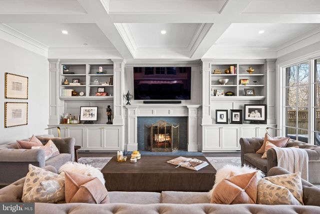 5321 MACOMB ST NW, Washington, DC 20016