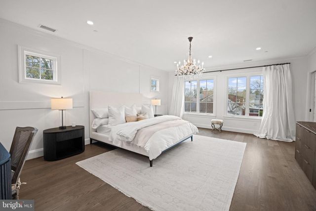5321 MACOMB ST NW, Washington, DC 20016