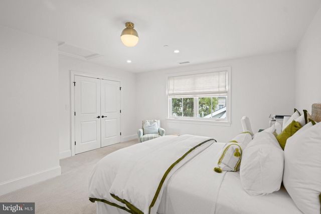 5321 MACOMB ST NW, Washington, DC 20016