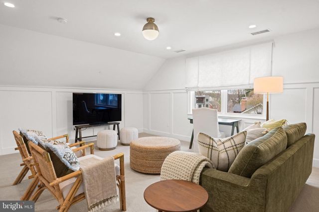 5321 MACOMB ST NW, Washington, DC 20016
