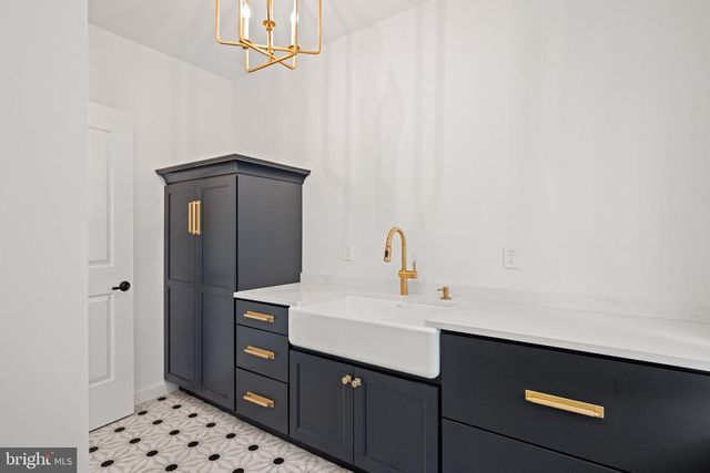 5321 MACOMB ST NW, Washington, DC 20016
