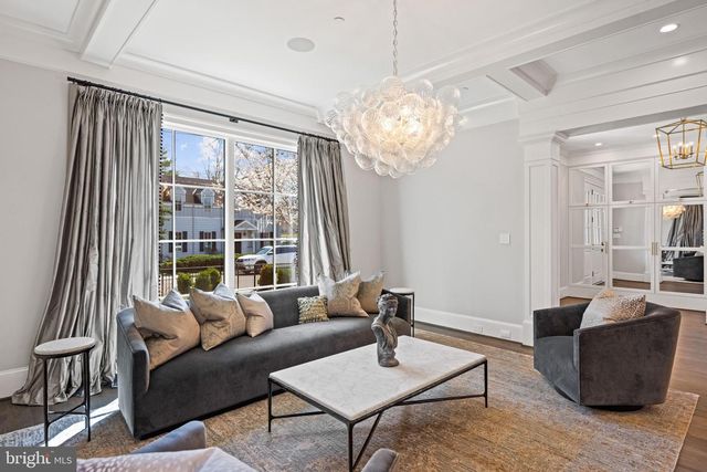 5321 MACOMB ST NW, Washington, DC 20016