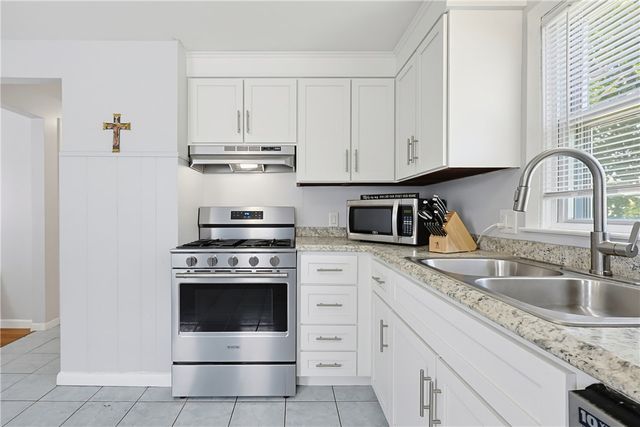 30 Briggs Street, Cranston, RI 02920