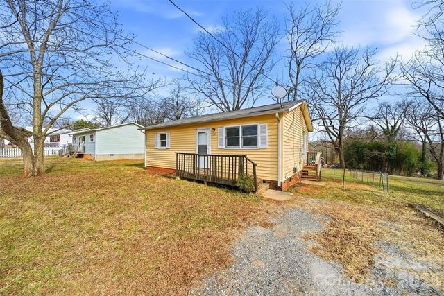 1107 N Davis Avenue, Newton, NC 28658