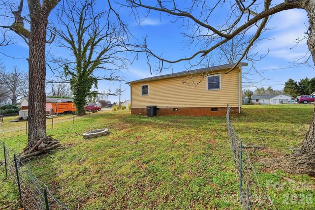 1107 N Davis Avenue, Newton, NC 28658