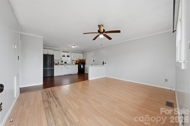 1107 N Davis Avenue, Newton, NC 28658