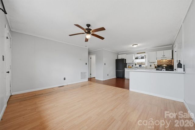 1107 N Davis Avenue, Newton, NC 28658