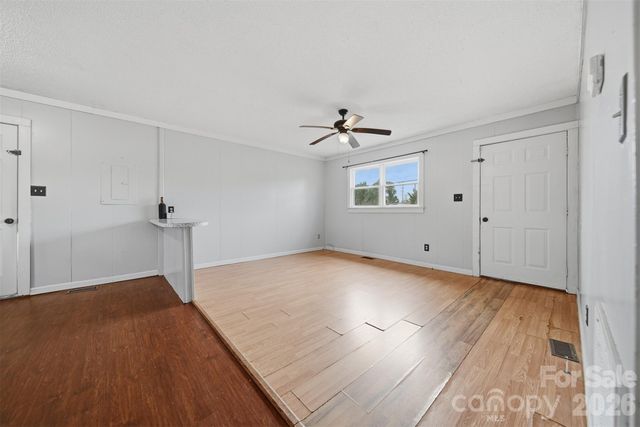 1107 N Davis Avenue, Newton, NC 28658