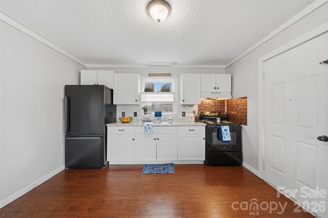 1107 N Davis Avenue, Newton, NC 28658