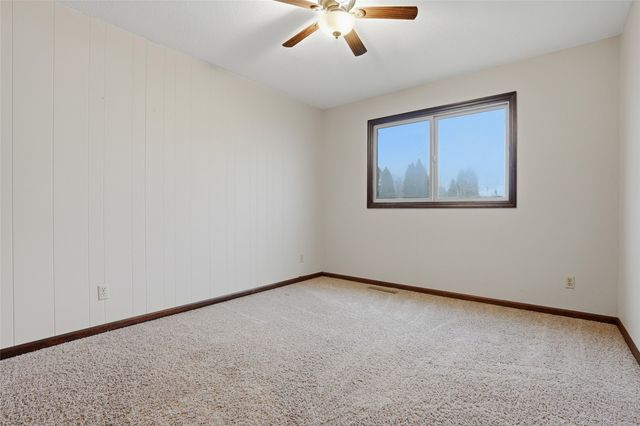 1621 13th Street NW, Cedar Rapids, IA 52402