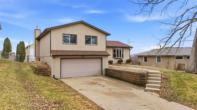 1621 13th Street NW, Cedar Rapids, IA 52402