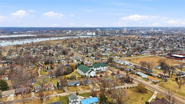 1621 13th Street NW, Cedar Rapids, IA 52402