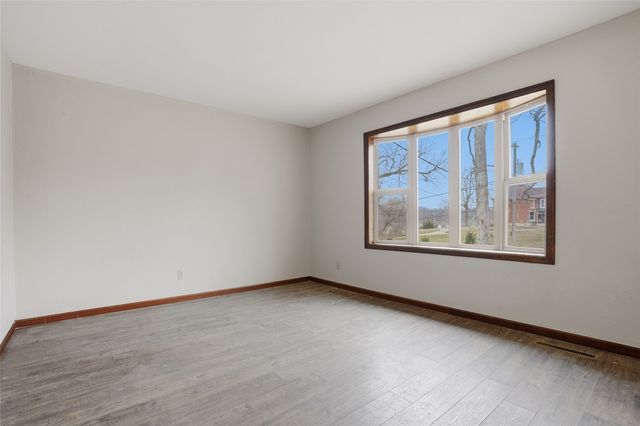 1621 13th Street NW, Cedar Rapids, IA 52402