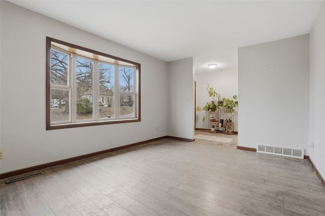 1621 13th Street NW, Cedar Rapids, IA 52402