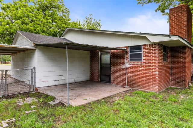 2700 Briarwood Lane, Bellmead, TX 76705