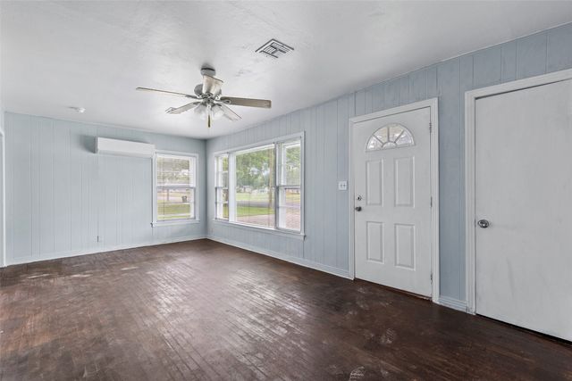 2700 Briarwood Lane, Bellmead, TX 76705