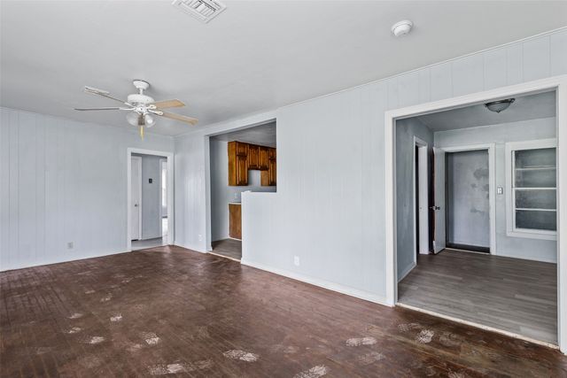 2700 Briarwood Lane, Bellmead, TX 76705