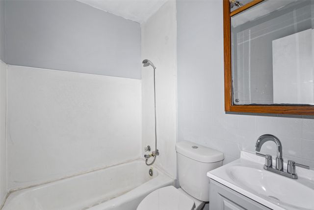 2700 Briarwood Lane, Bellmead, TX 76705