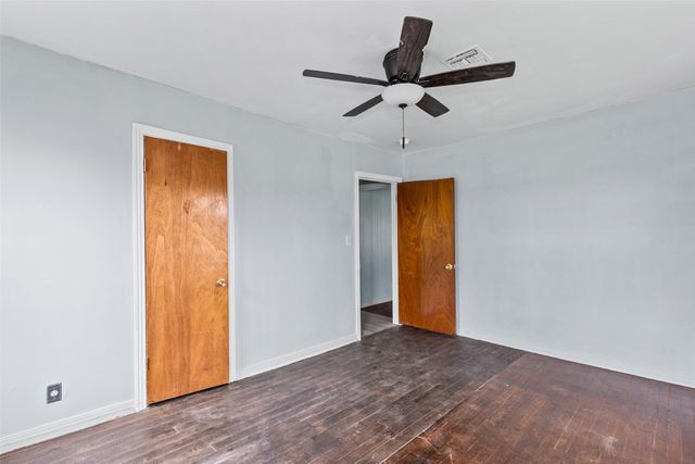 2700 Briarwood Lane, Bellmead, TX 76705