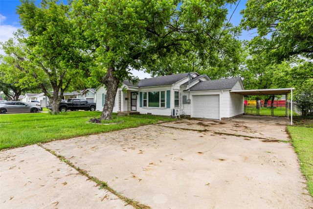 2700 Briarwood Lane, Bellmead, TX 76705