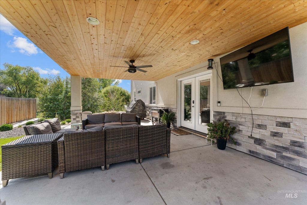 5855 Joe Ln, Nampa, ID 83687 photo 3