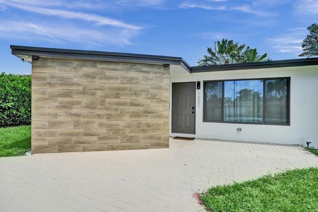 1001 SE 13th Court, Deerfield Beach, FL 33441