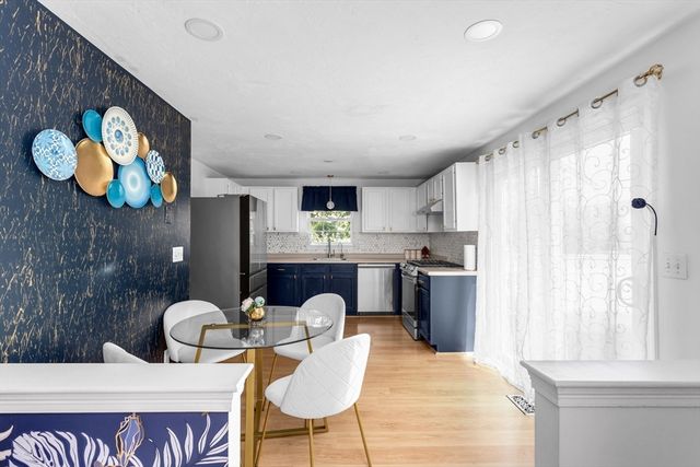 49 Palomino Dr, Franklin, MA 02038
