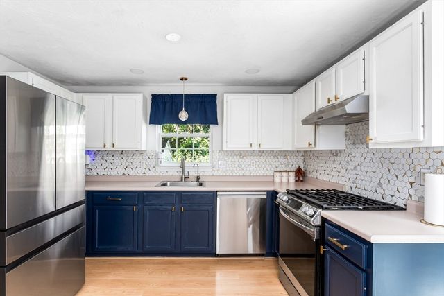 49 Palomino Dr, Franklin, MA 02038