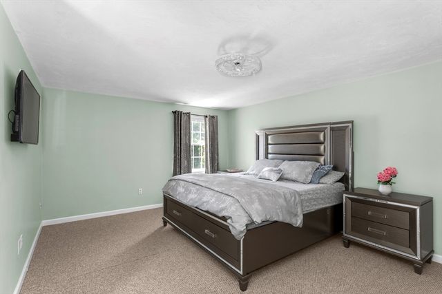 49 Palomino Dr, Franklin, MA 02038