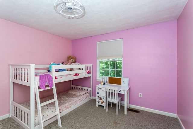 49 Palomino Dr, Franklin, MA 02038