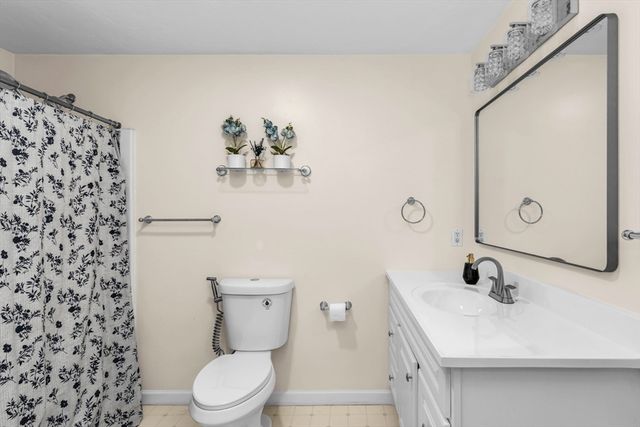 49 Palomino Dr, Franklin, MA 02038