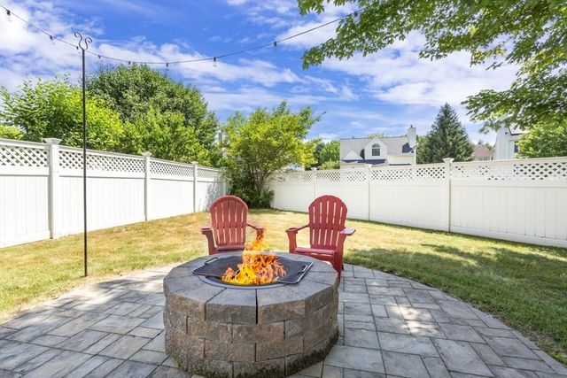 49 Palomino Dr, Franklin, MA 02038