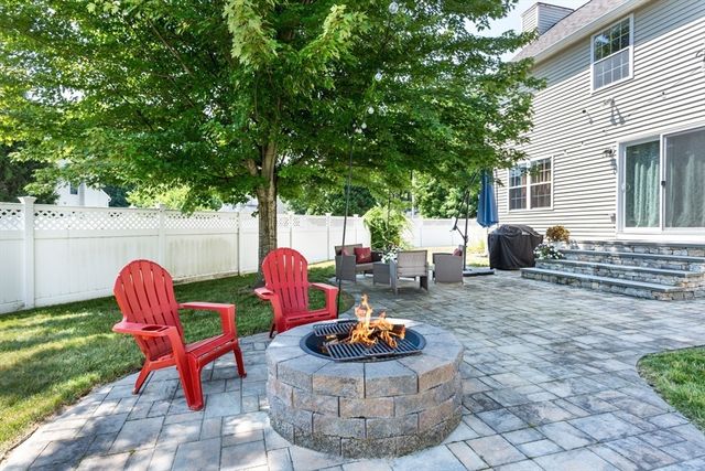49 Palomino Dr, Franklin, MA 02038
